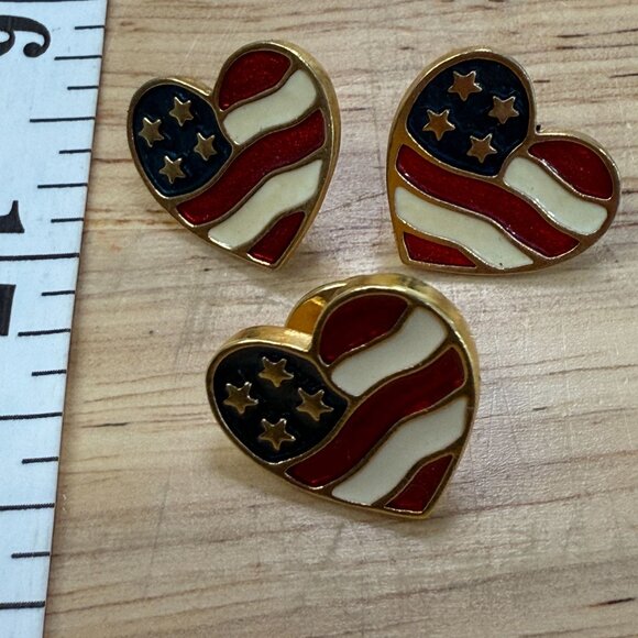 Vintage Avon Heart Of America Gold-Tone Enamel Patriotic American Flag Heart Pos - Picture 2 of 16